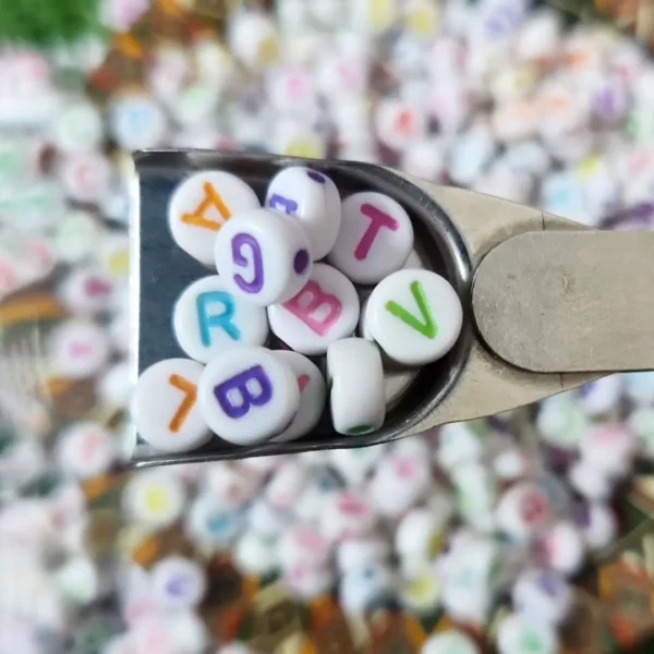 white Color Color Alphabet Letter Round Beads with colorful letters